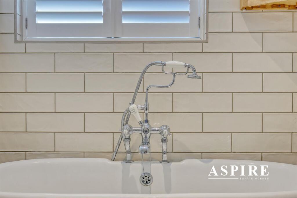 Aspire Estate Agents24.jpg