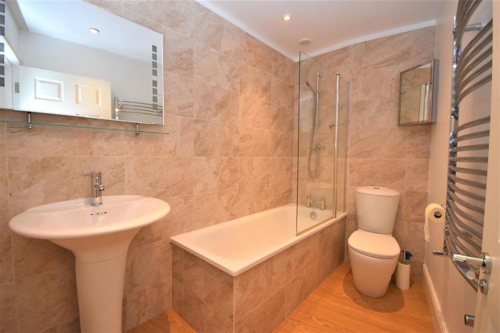 Second Floor Bathroom.JPG