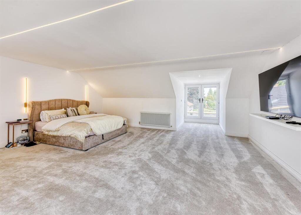 Meadow View-bed1b.jpg
