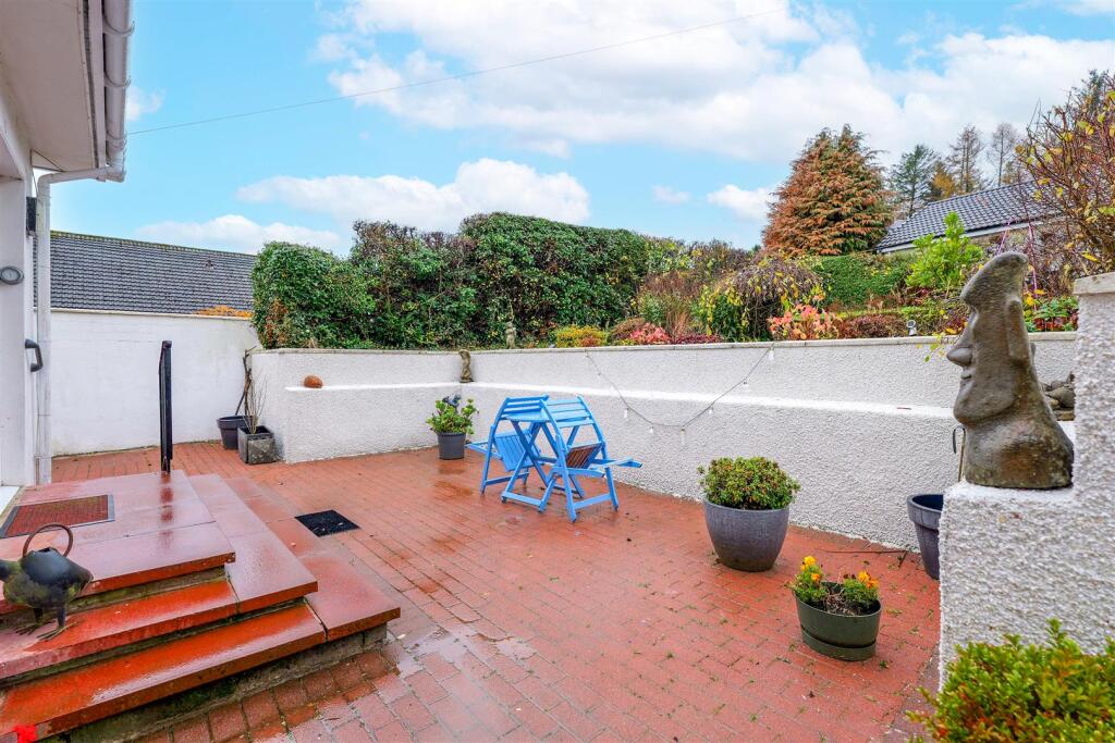 25- Rear Garden.jpg