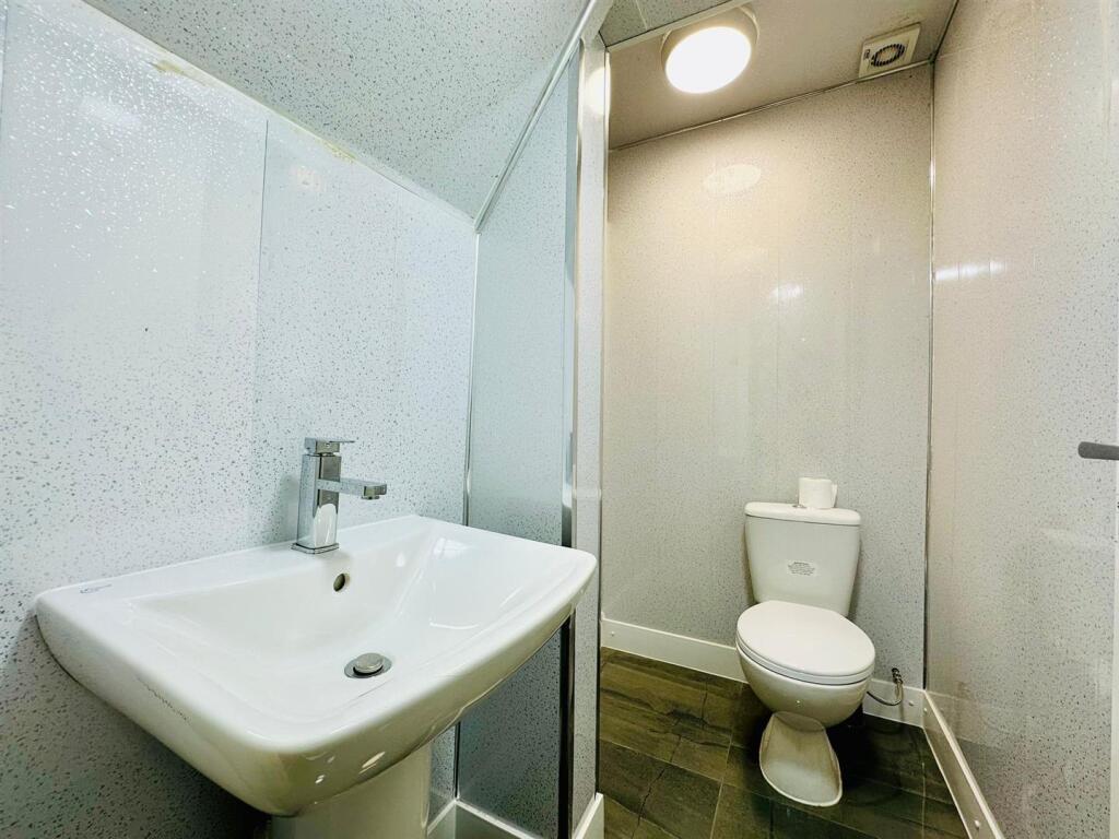 Bedroom 1 Ensuite
