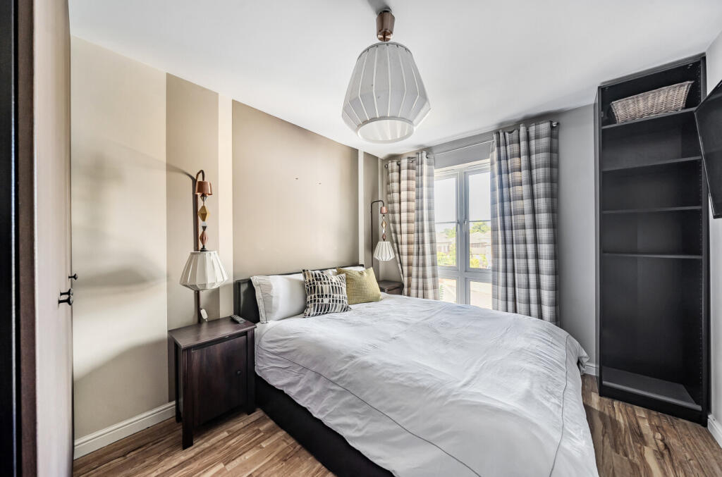 1315753-12-686d53...