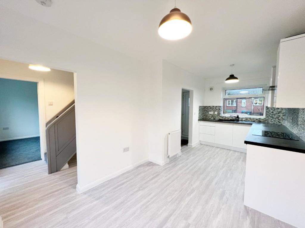 Kitchen pic 3.jpg