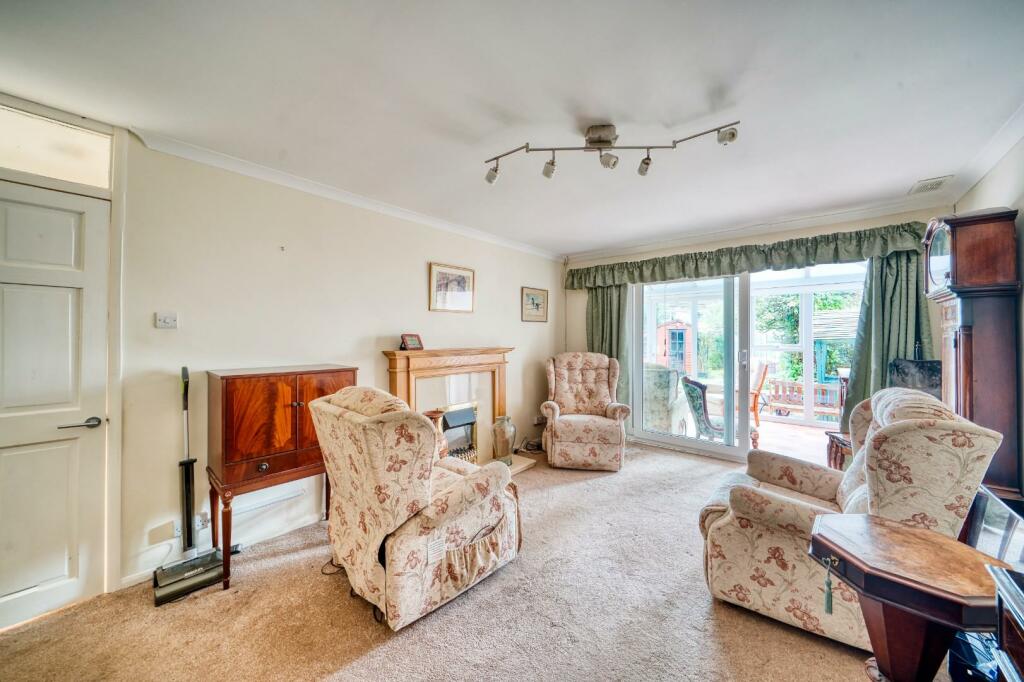 3 - sitting room.jpeg