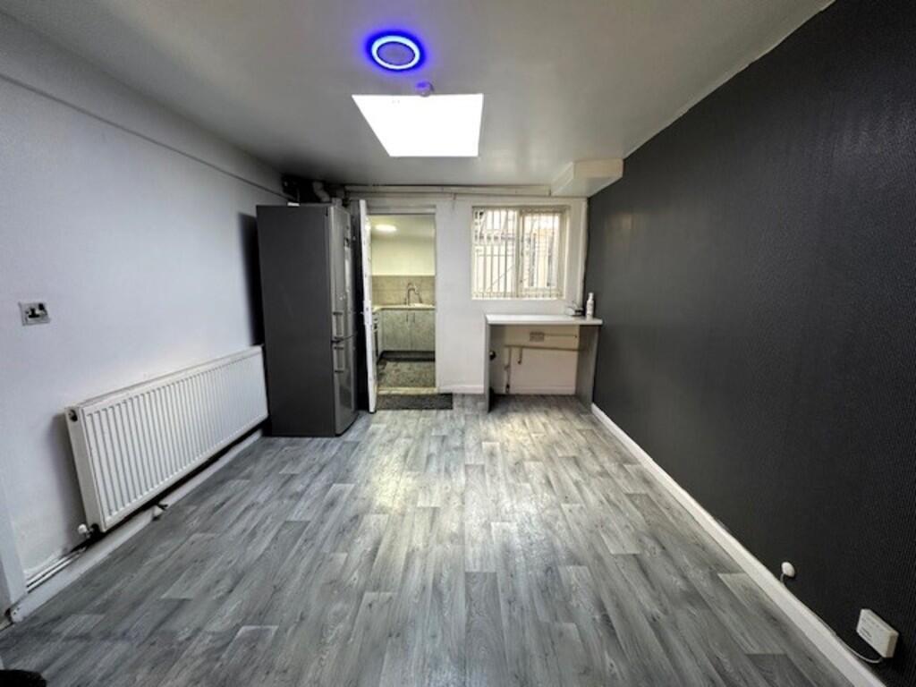 LIVING/DINING