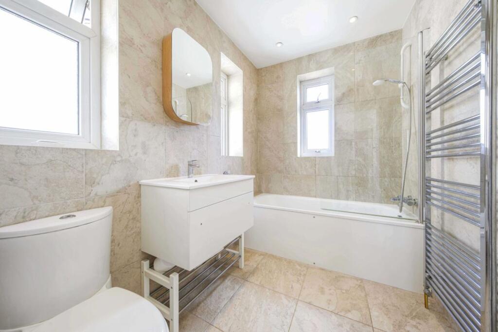 BATHROOOM