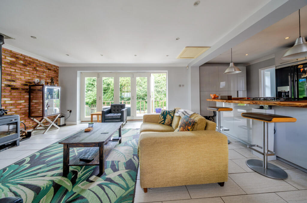 1313894-12-685ad0...