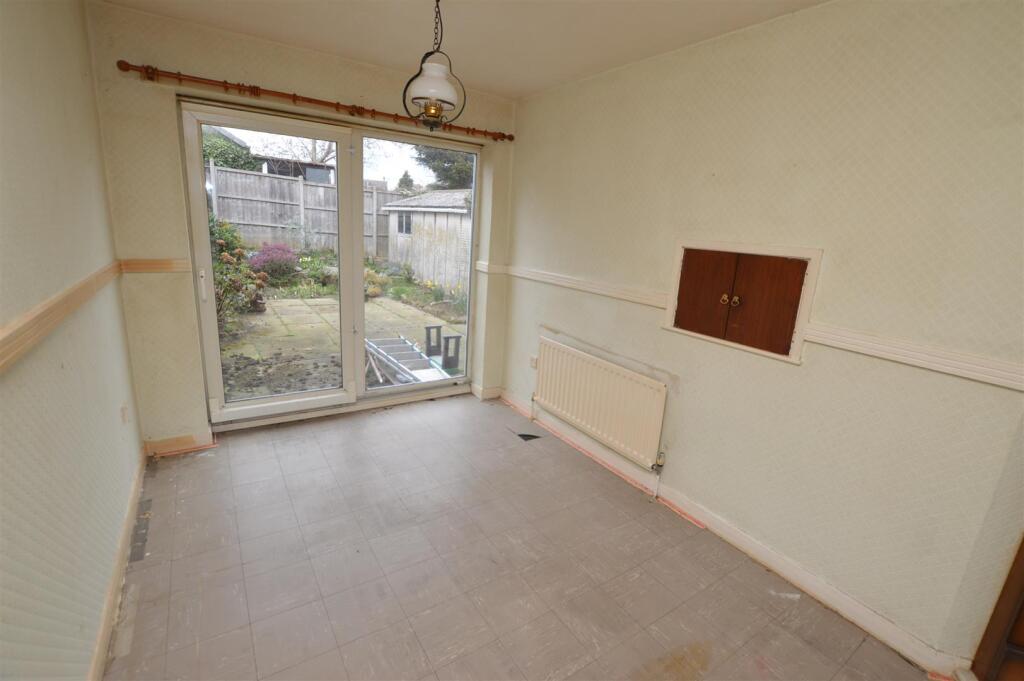 Lounge/dining room