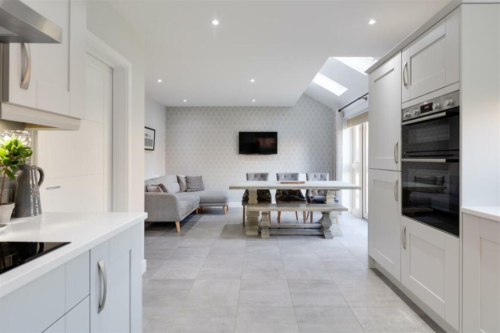 Kitchen Family Room