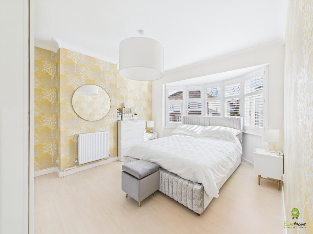 CAM04399G0-PR0046-STILL019