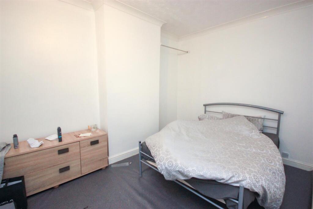 bed 2..jpg