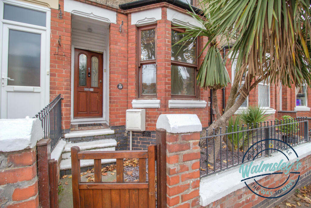 Walled frontage