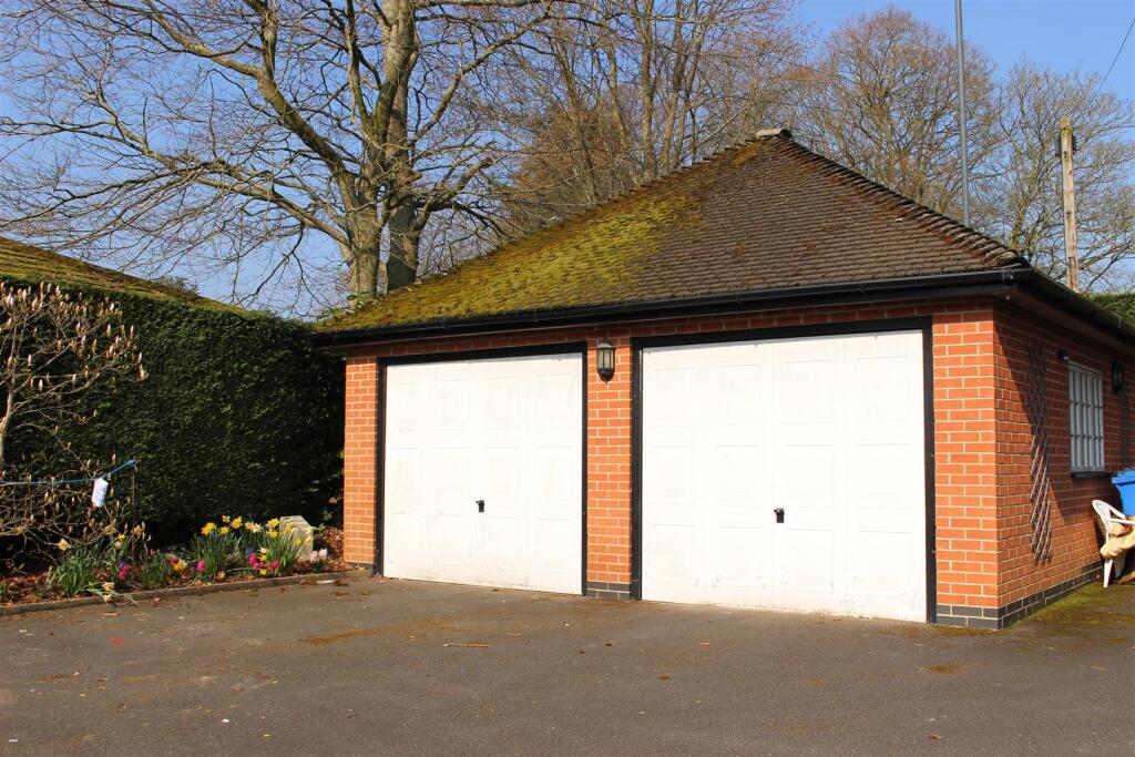 Detached Double Garage