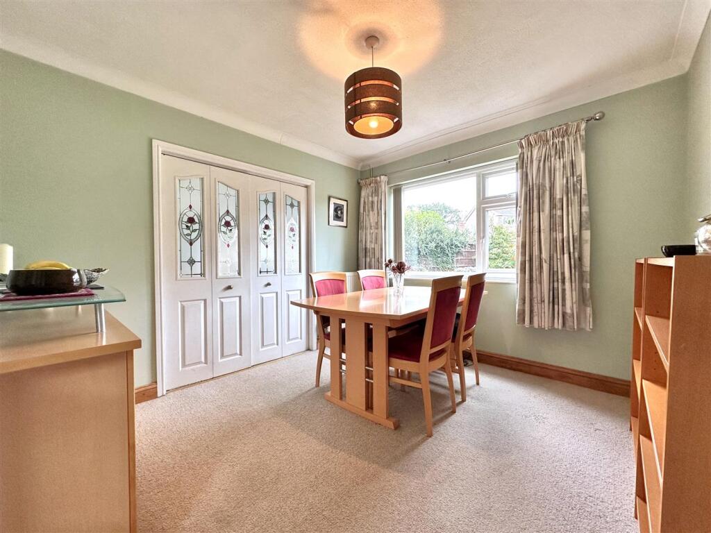 Dining Room 965