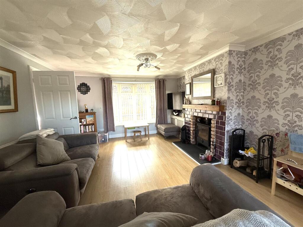 yew tree lounge.jpeg