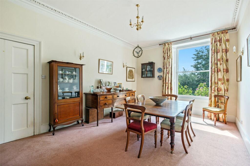 4 Reception Rooms