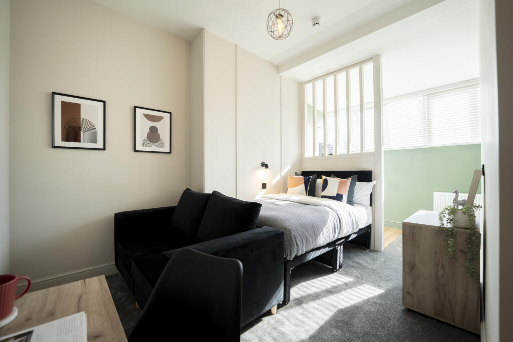 Room8.jpg