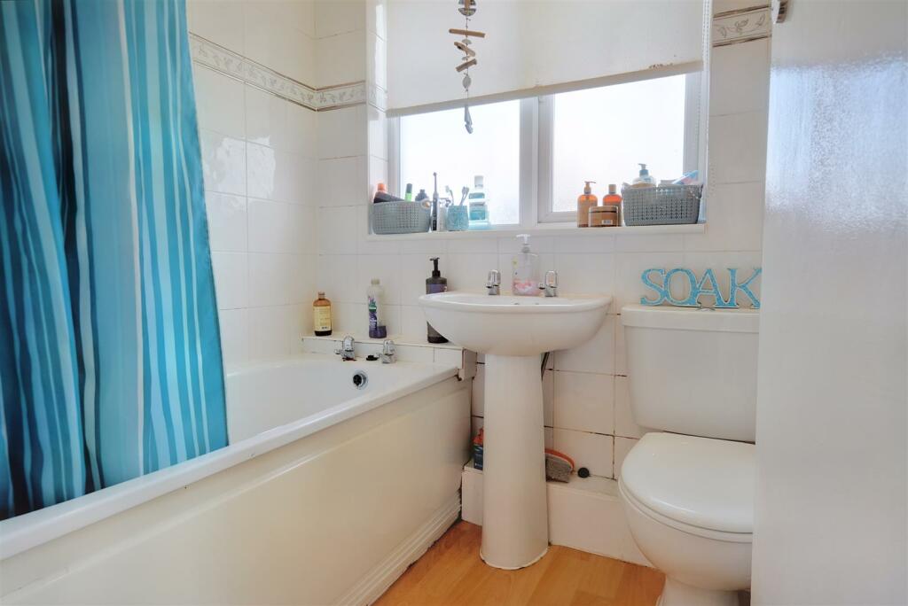 Bathroom DSC_4611.jpeg