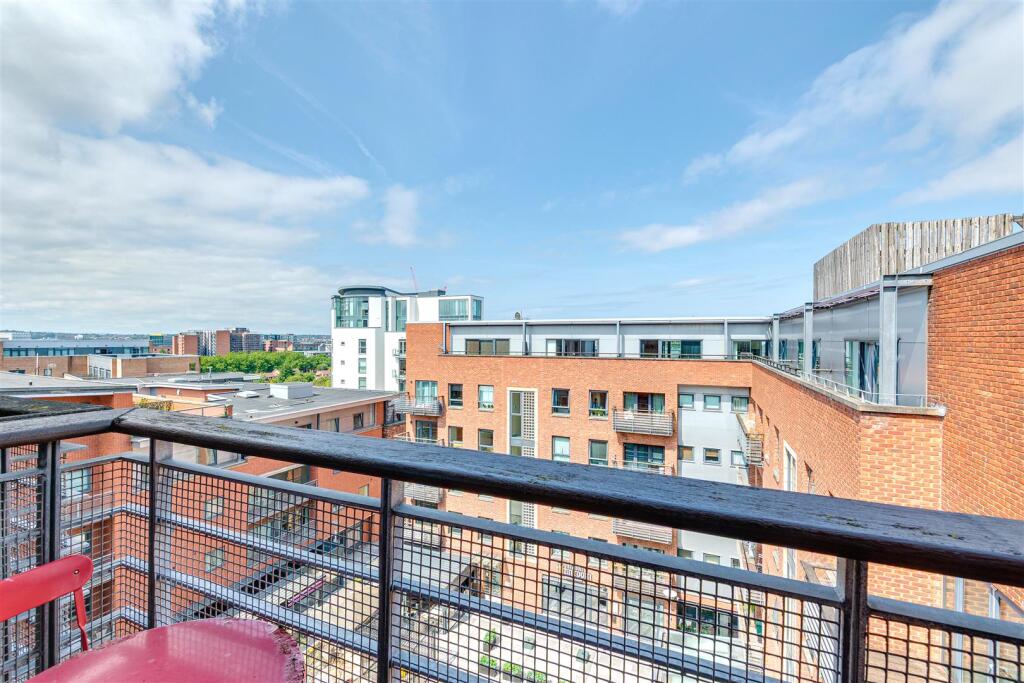 87 Hudson Gardens_27.jpg