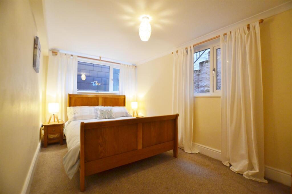 bed 1 (2).jpg