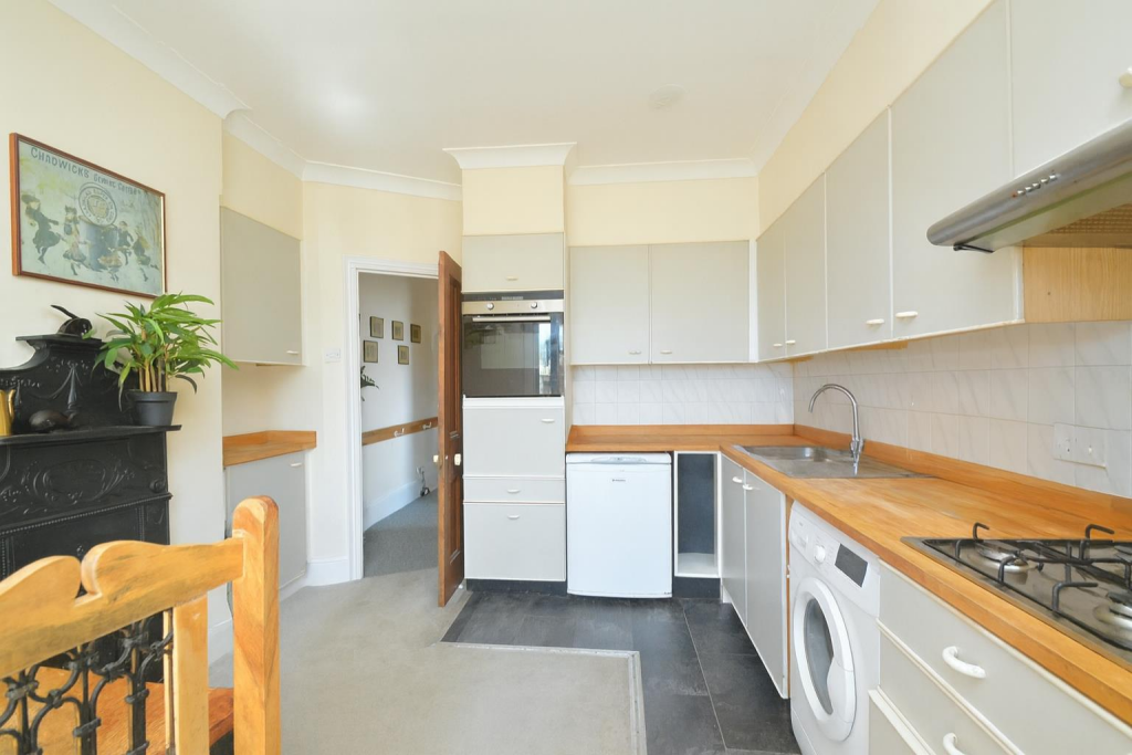 Kitchen1.PNG