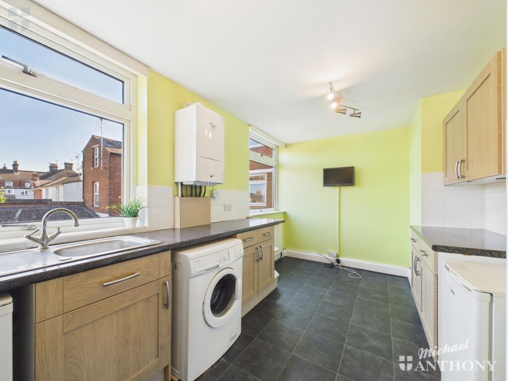 CAM03218G0-PR0589-STILL004