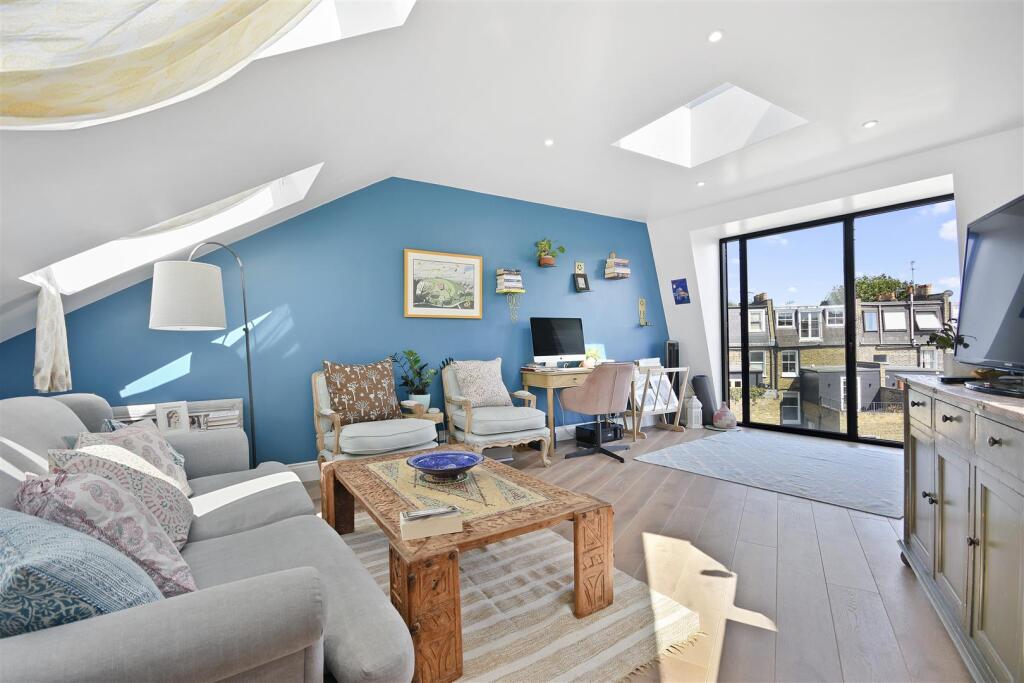 Sulgrave Road - Bedroom.jpg