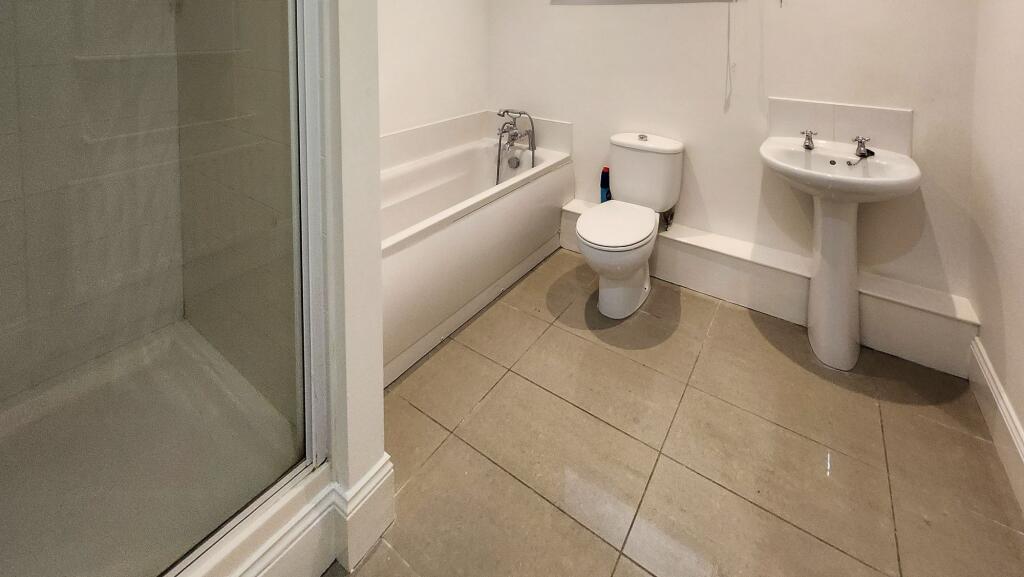 Bathroom / Shower