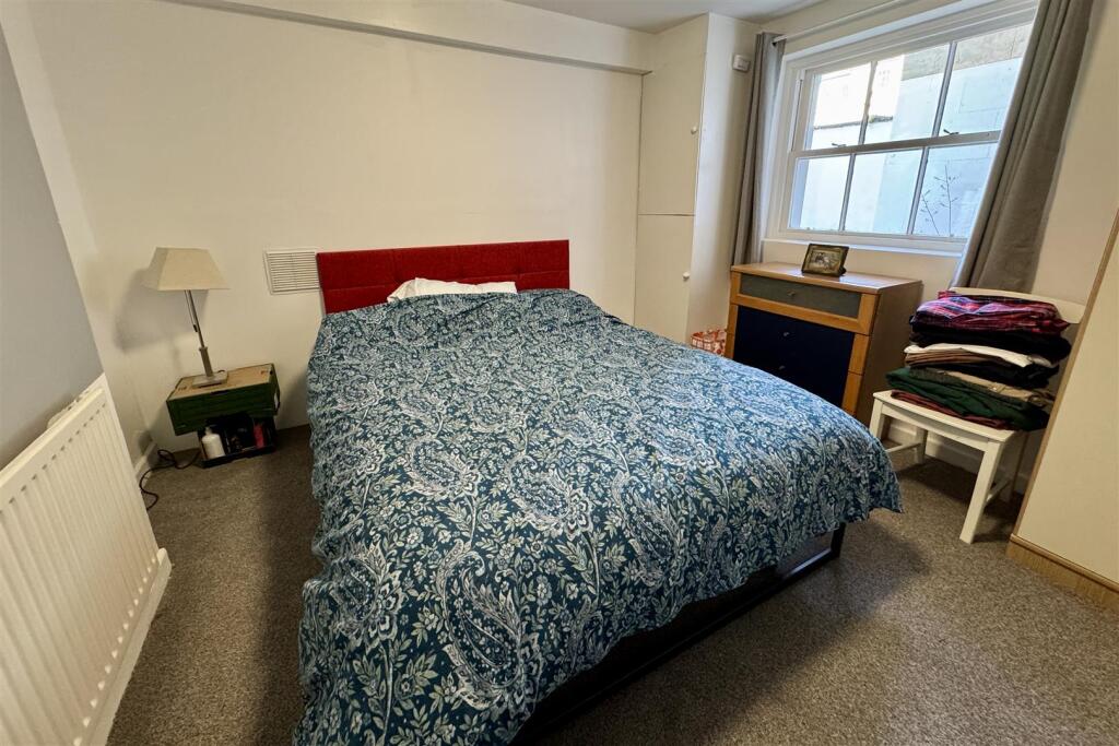 39 Royal Well Lane - Bedroom