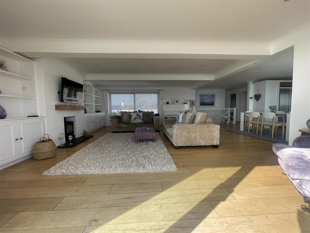 Keelan lounge from window.JPG