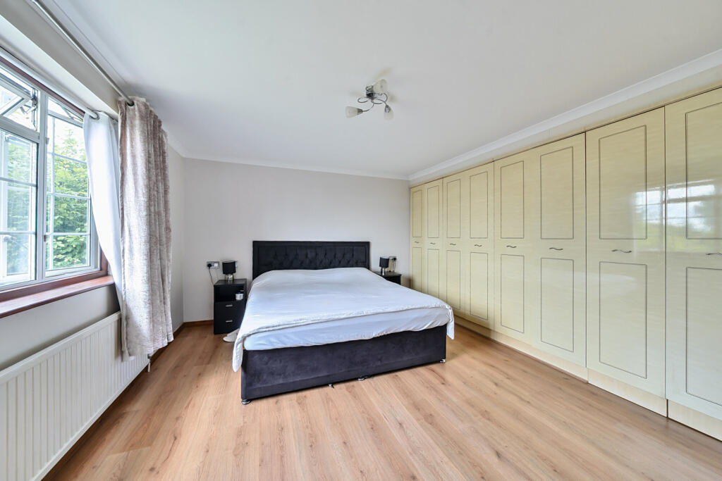 1315525-7-686bd99...