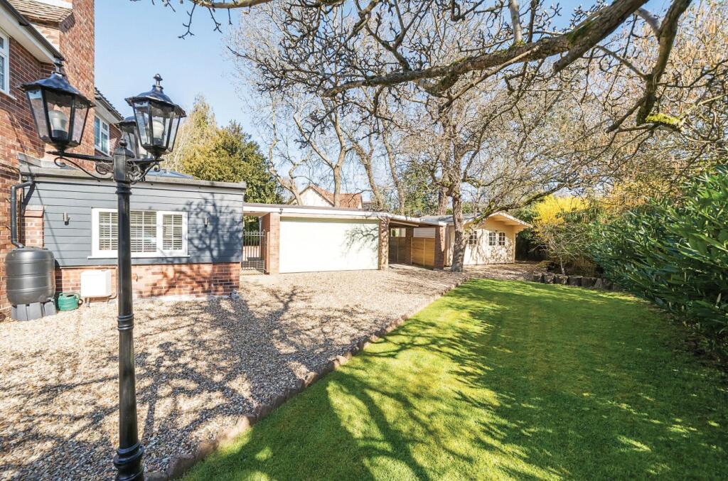 Garage &amp; Log Cabin