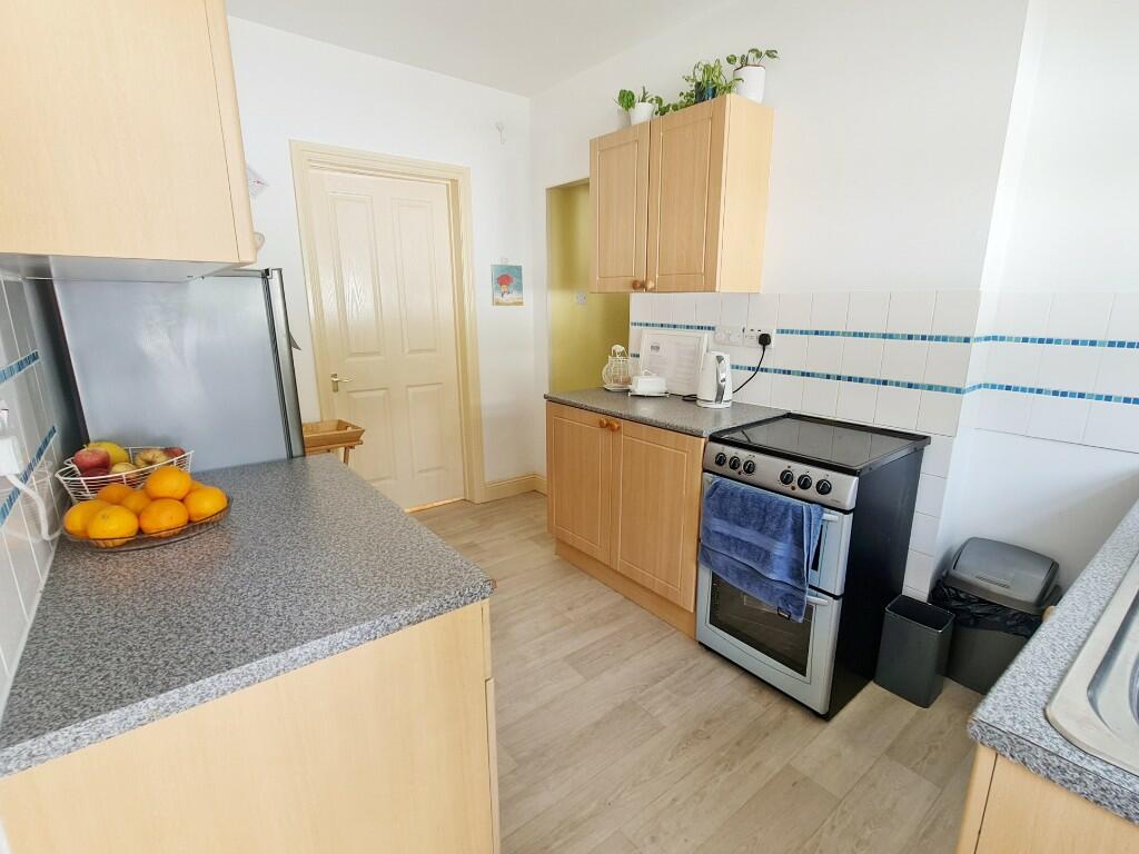 Kitchen Private Ent'