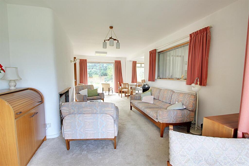 Living Room.jpg
