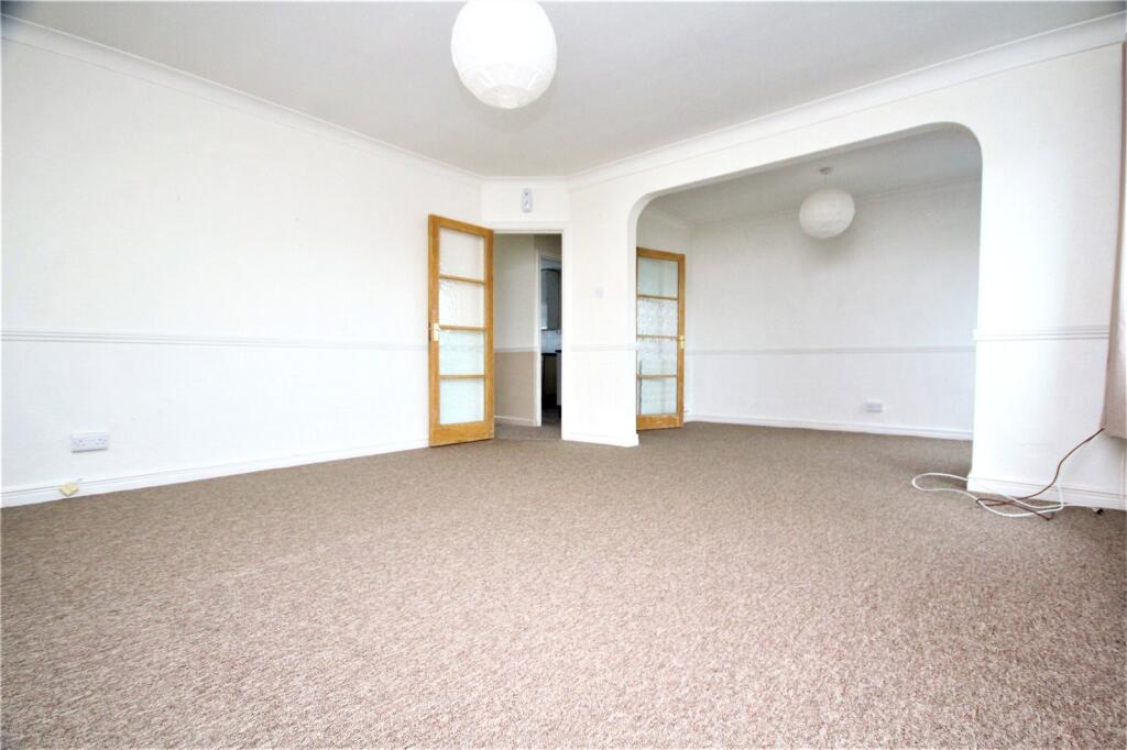 Living / Dining Area