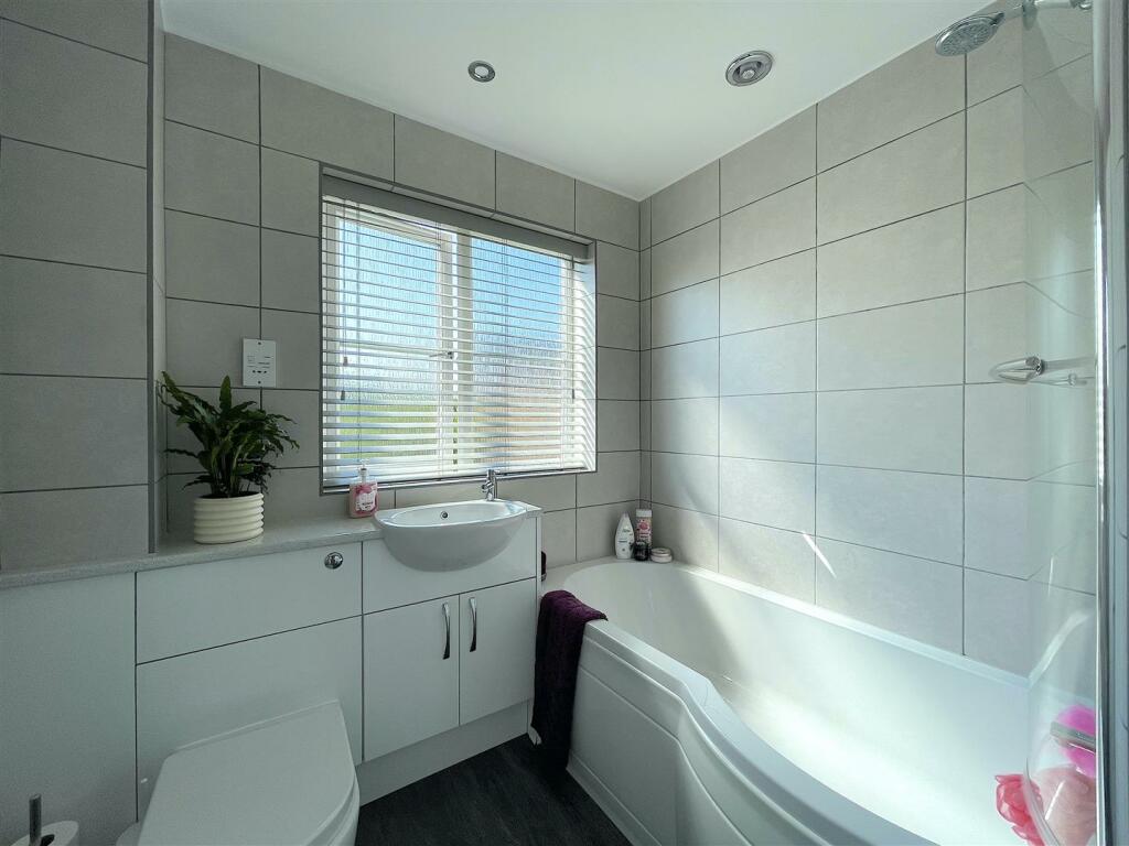Bathroom (1).jpeg