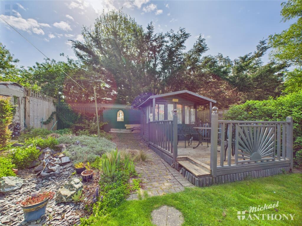 CAM03218G0-PR0629-STILL005