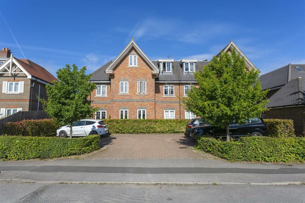 flat-birchwood-house-magnolia-drive-banstead-104.j
