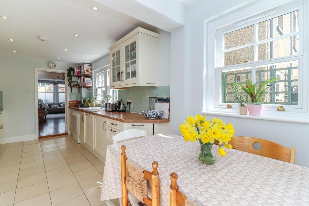 Kitchen/breakfast rm