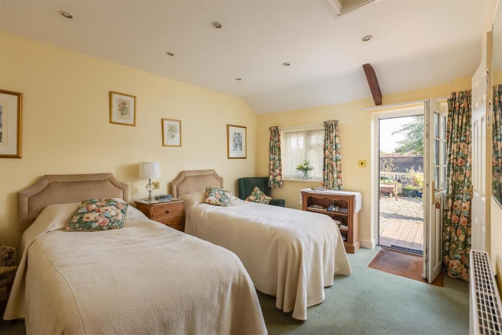 Rockery Cottage Bedroom 5-1.jpg