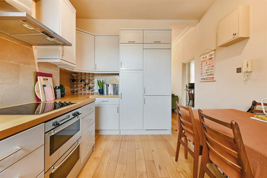 BEVERLEY ROAD, 6B-19.jpg