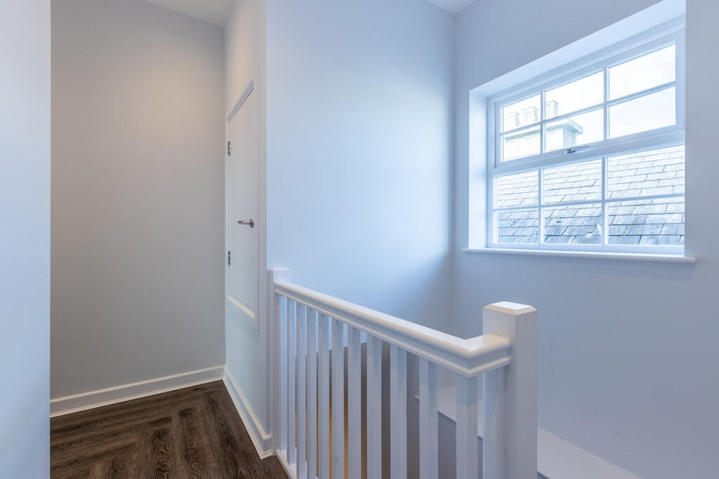 Apt 3 Private Lan...