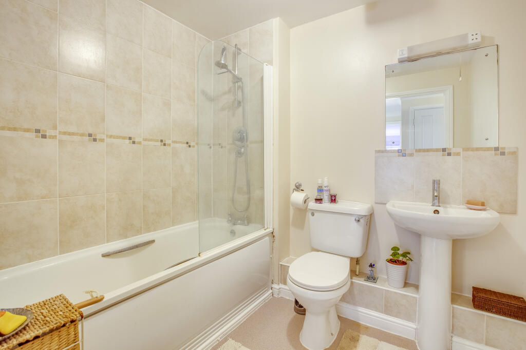 Flat 4 St Johns View, West End Road, HP11 2PW-1
