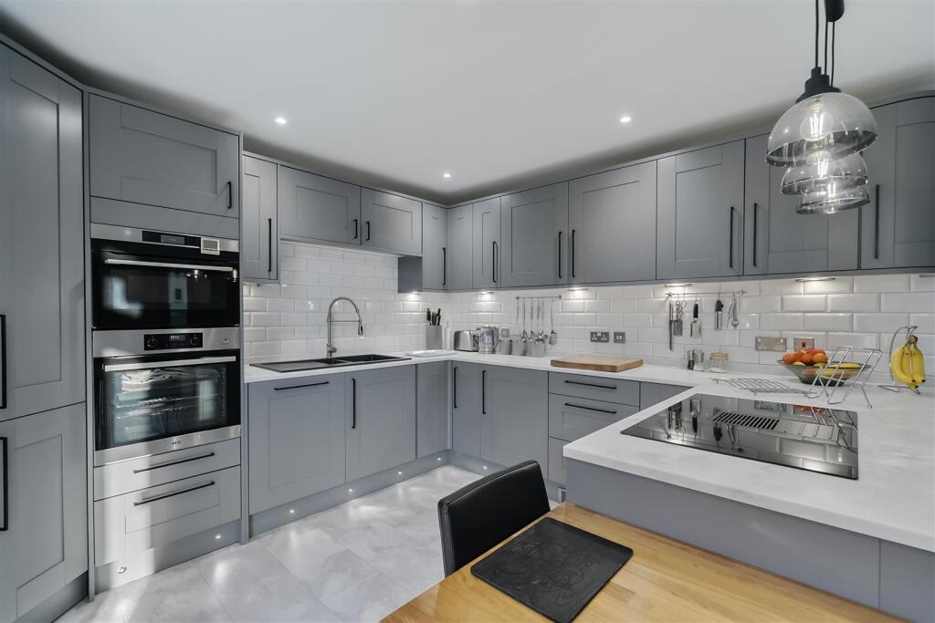 Kitchen / Breakfast Room