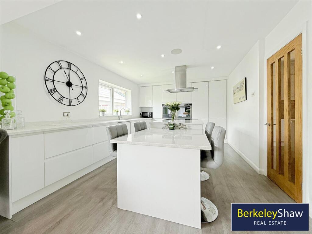 Kitchen/Breakfast/Family Room