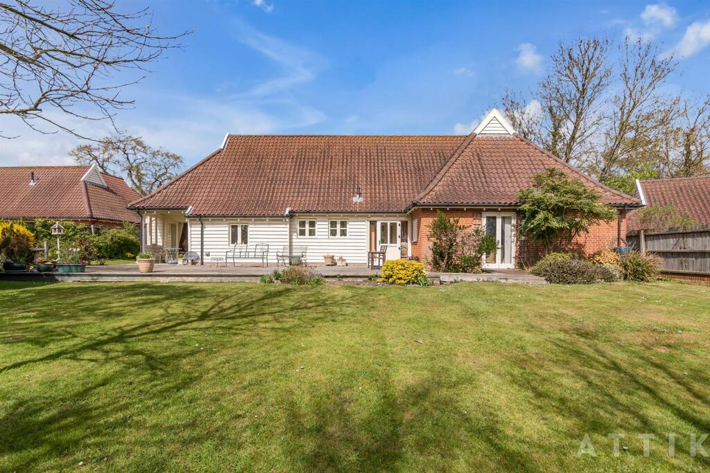 2 Hanbury Close, Halesworth IP19 8DG (51).jpg