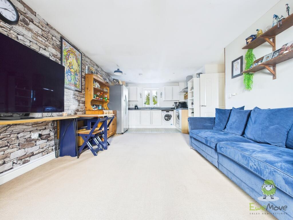 CAM01543G0-PR0151-STILL015