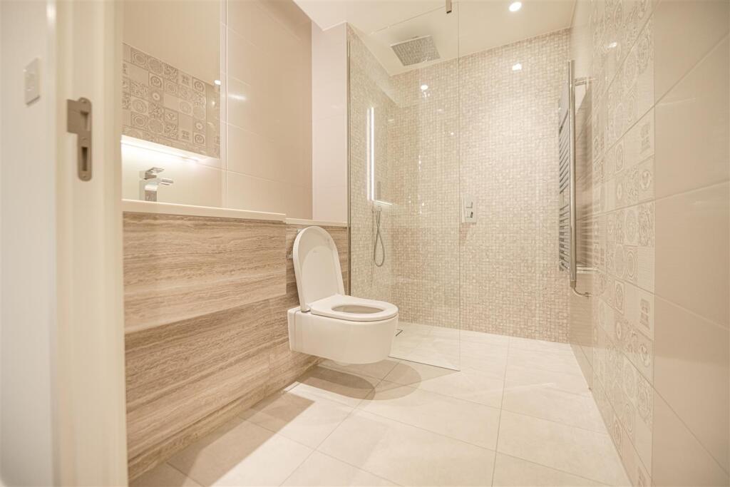 Bathroom     .jpg