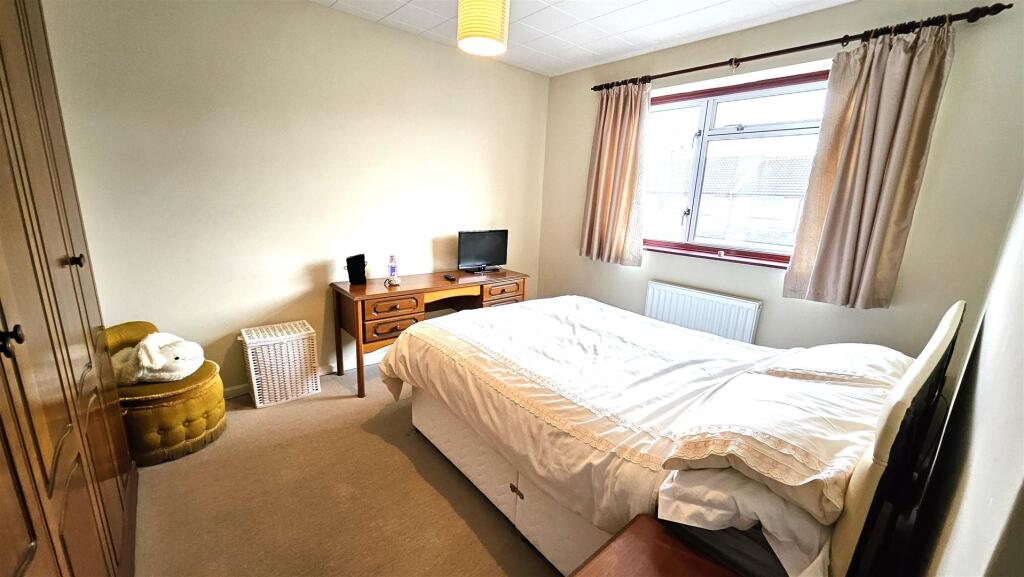 Bedroom 1 3.jpg