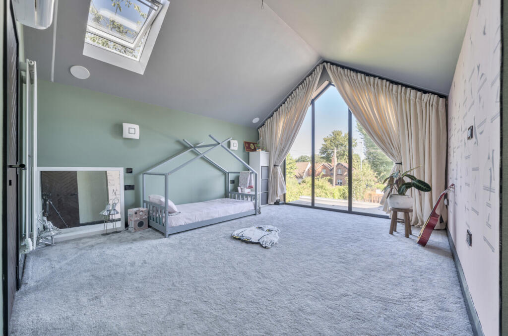 1320975-30-687246...